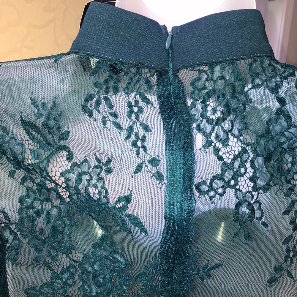 Dress - Picture 9 of 9